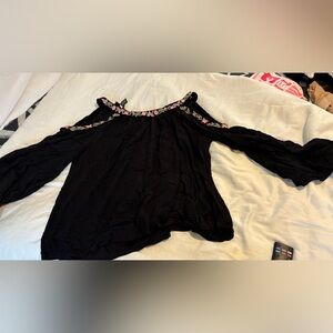 INC woman cold should velour top. A line and super cute. Size small adorable.
